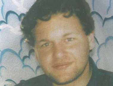 Σαν σήμερα πέφτει νεκρός ο Θάνος Αξαρλιάν - Η «παράπλευρη απώλεια» της 17 Νοέμβρη (φωτό)